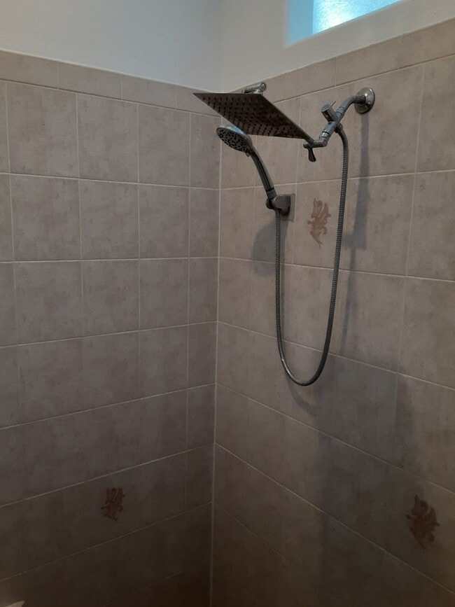 Building Photo - Beautiful & Private Residence