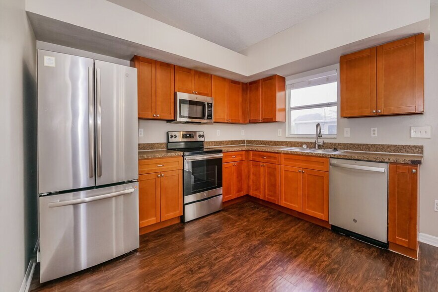 Building Photo - 14280 Rensselaer Rd