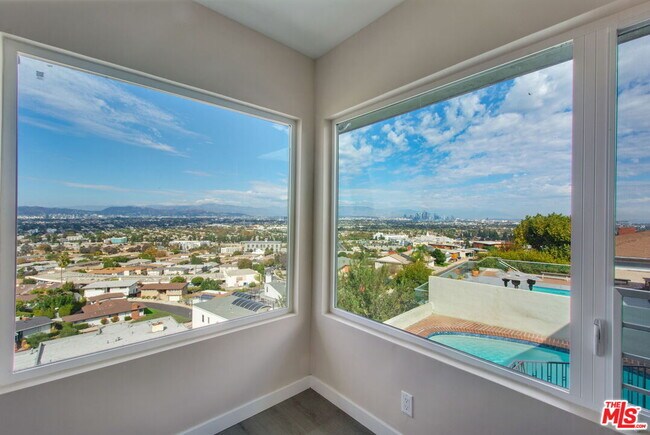 Building Photo - 4151 Don Mariano Dr