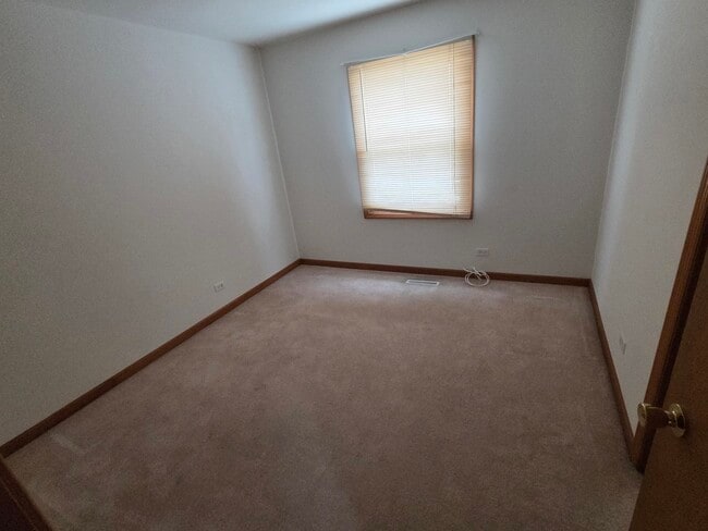 Building Photo - 1906 Beach Rd