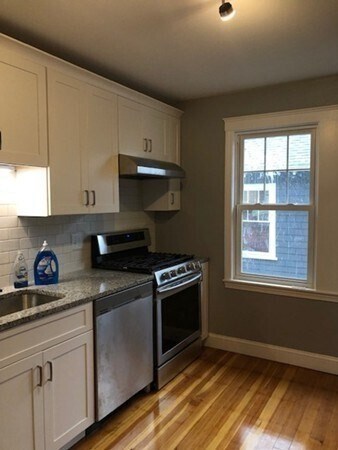 Building Photo - 35 Mendelssohn St