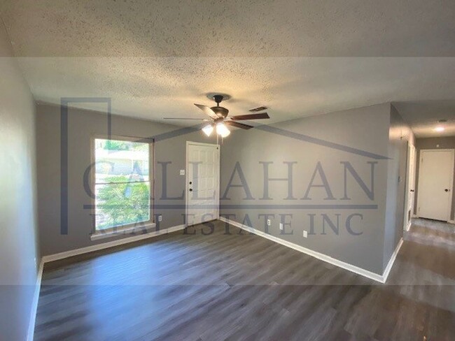 Building Photo - Updated Sherwood 3 Bedroom Home