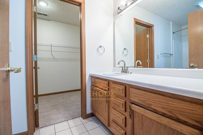 Building Photo - AVAILABLE IN AUGUST - CUTE AND COZY 3 BR HOME IN DESIRABLE NEIGHBORHOOD