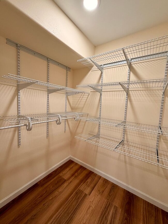 Building Photo - 5-Bed, 2.5-Bath Home Near MacIntosh Lake with Hardwood Floors, Gas Fireplace, and Finished Basement