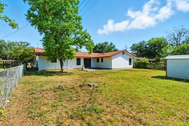 Building Photo - 6230 War Lodge Ln