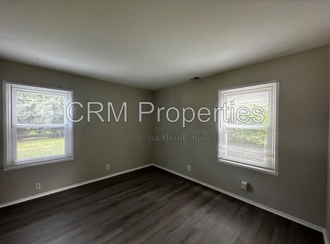 Building Photo - 3620 Beasley Dr