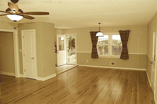 Building Photo - 444 Jo Ann Dr SE