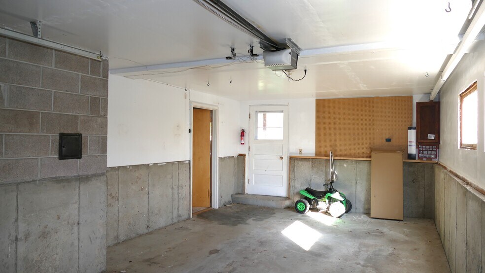 Building Photo - 1315 Avenue C NW