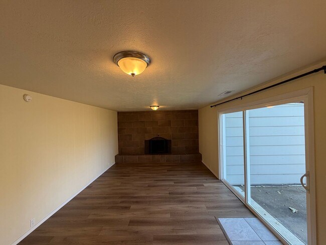 Building Photo - 2735 Almaden St
