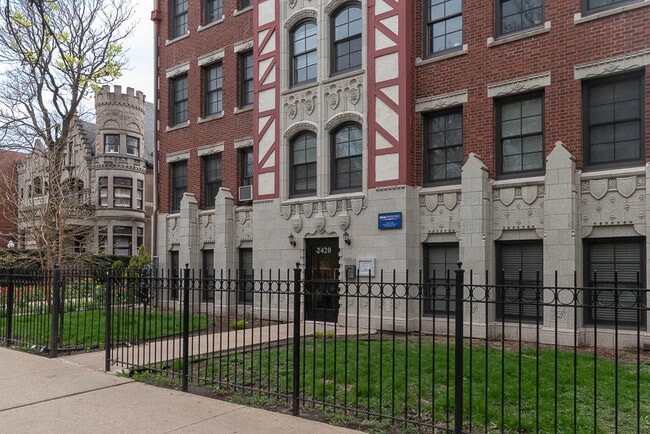 Building Photo - 2402 N Kedzie