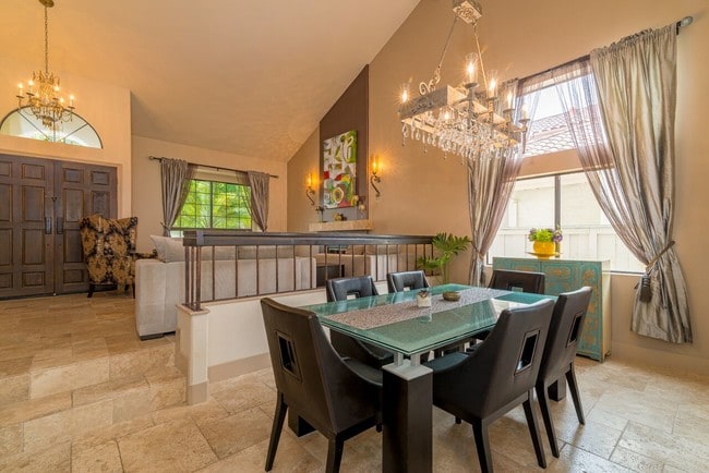 Front entry / dining room - 4026 Caminito Cassis