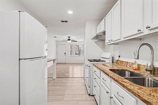 Building Photo - 2211 Barbell Ln