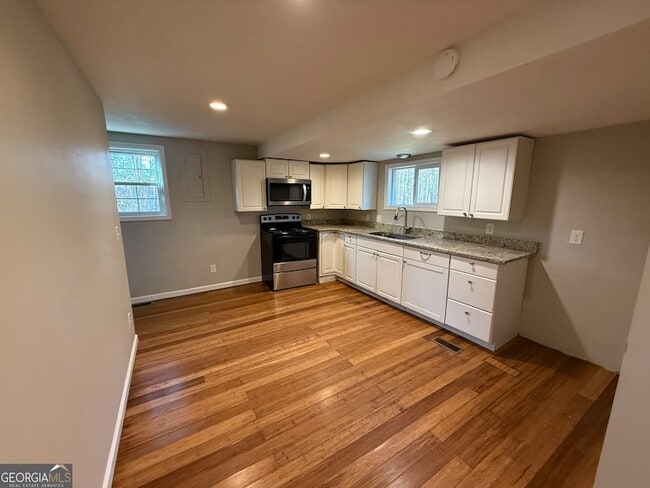 Building Photo - 5 Arnco 1st St