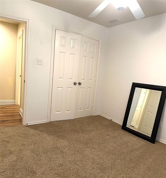 Building Photo - $500 off first months rent with Move in by...