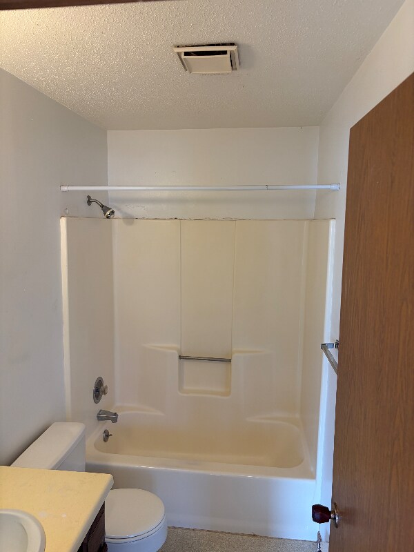 Building Photo - 1402 Division St W