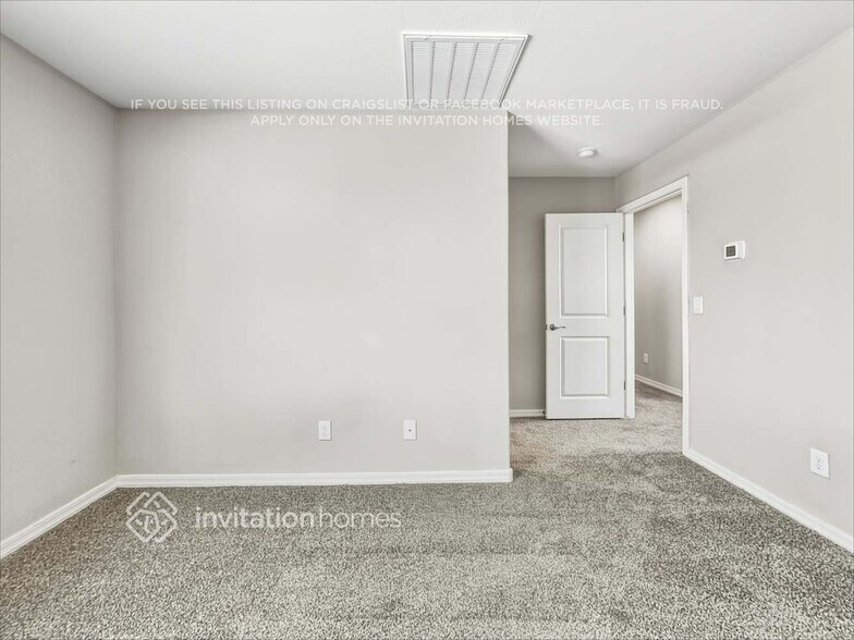Building Photo - 8015 W Agora Ln