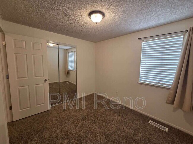 Building Photo - 14050 Tourmaline Dr