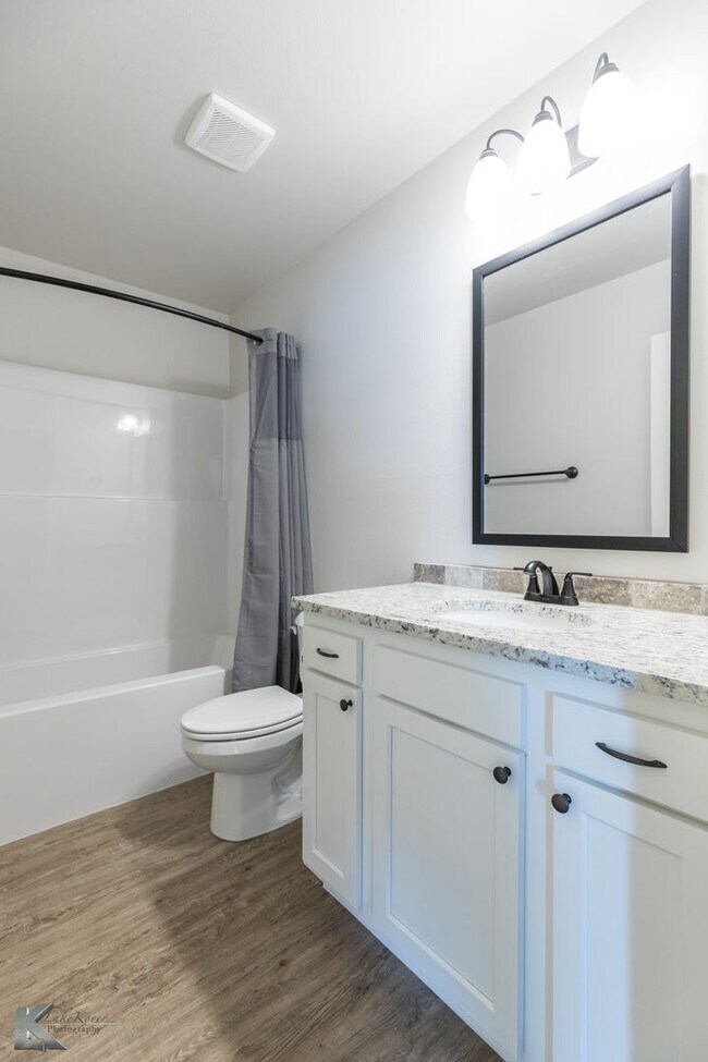 Building Photo - NEW CONSTRUCTION! 3 bed, 2 bath, 2 car garage; ALL KITCHEN APPLIANCES!