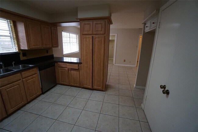 Building Photo - 7827 Candle Ln