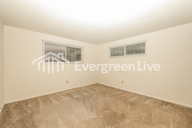 Building Photo - 6428 Celestine St