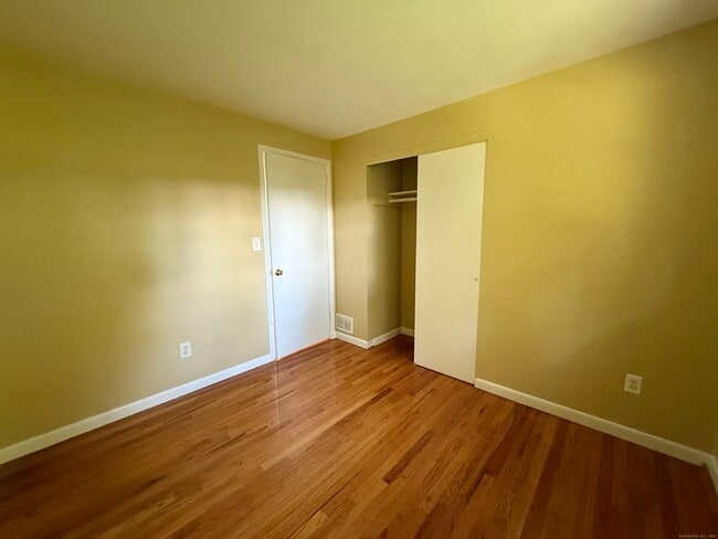 Building Photo - 47 Beechwood Rd