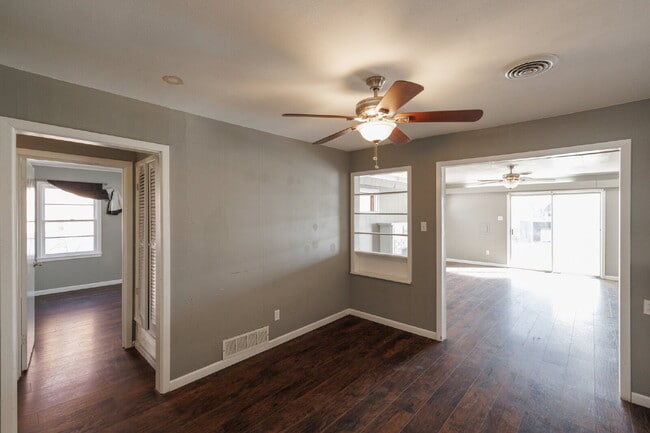 Building Photo - Short Term Lease