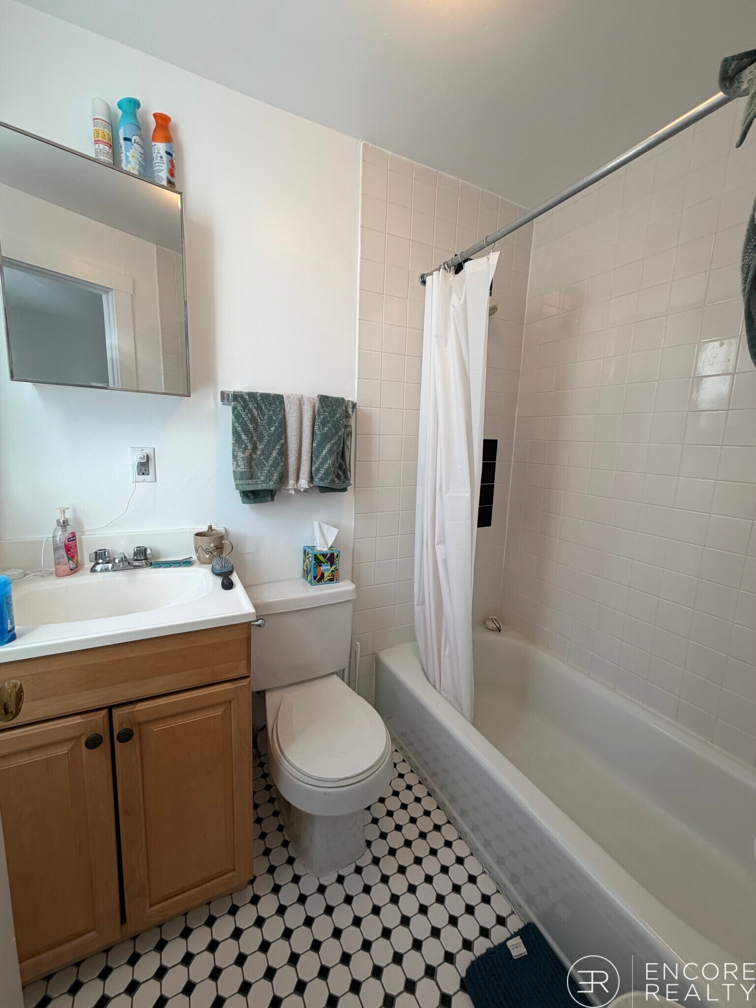 Building Photo - 8 Aberdeen St