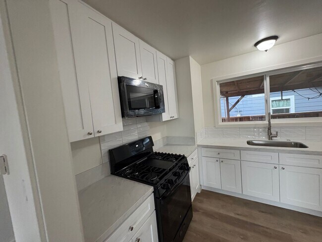 Building Photo - La Habra Duplex