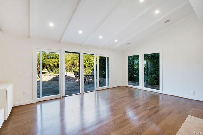Building Photo - 4410 Park Jazmin