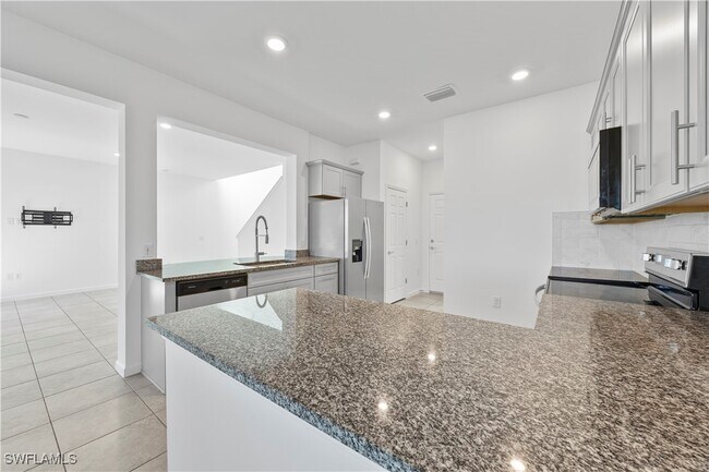 Building Photo - 4583 Lamaida Ln