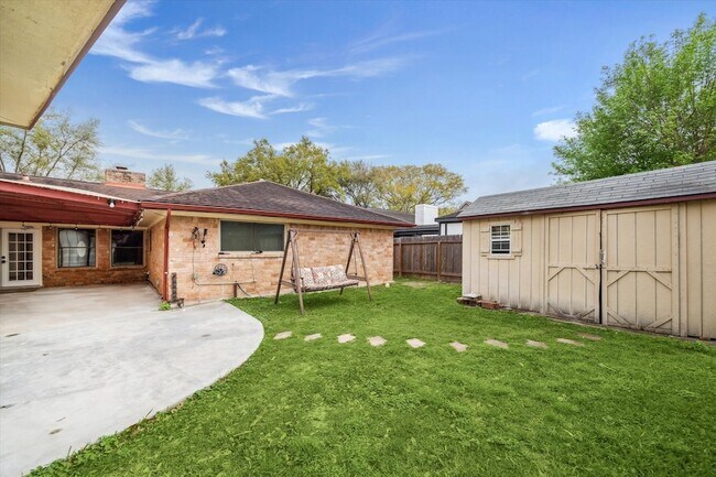 Building Photo - 21423 Park Valley Dr