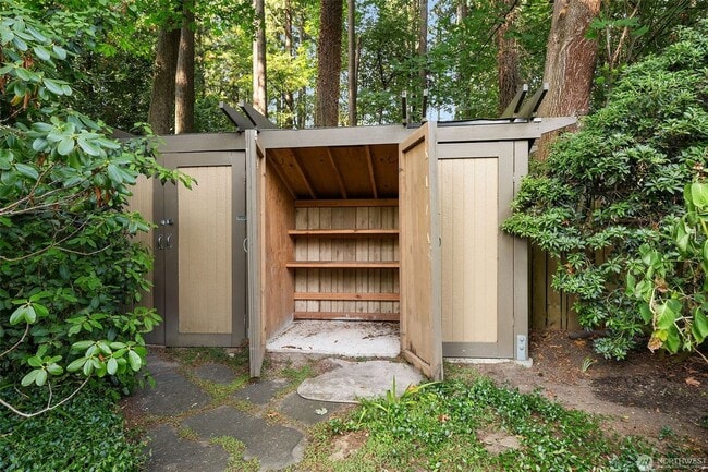Building Photo - 5bd/4ba Mercer Island Home