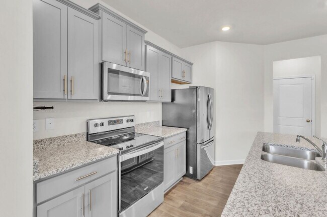 Building Photo - Don't miss this charming 3-bedroom, 2.5-ba...