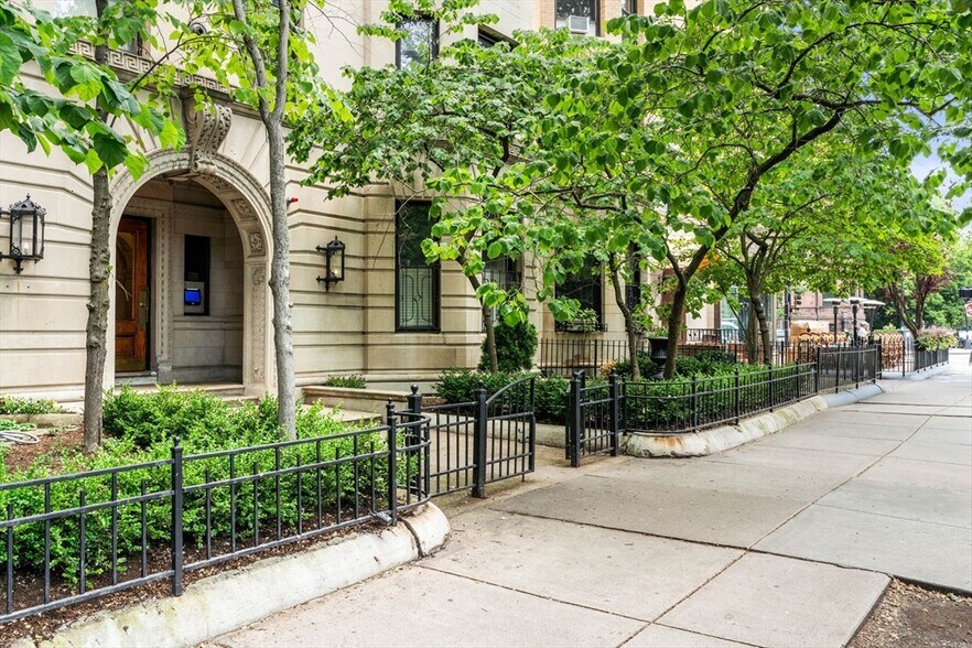 Building Photo - 373 Commonwealth Ave