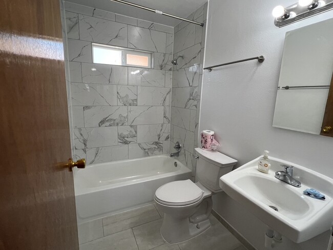 Building Photo - 3019 Eddy St