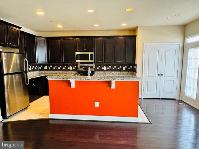 Building Photo - 12406 Carriage Park Pl