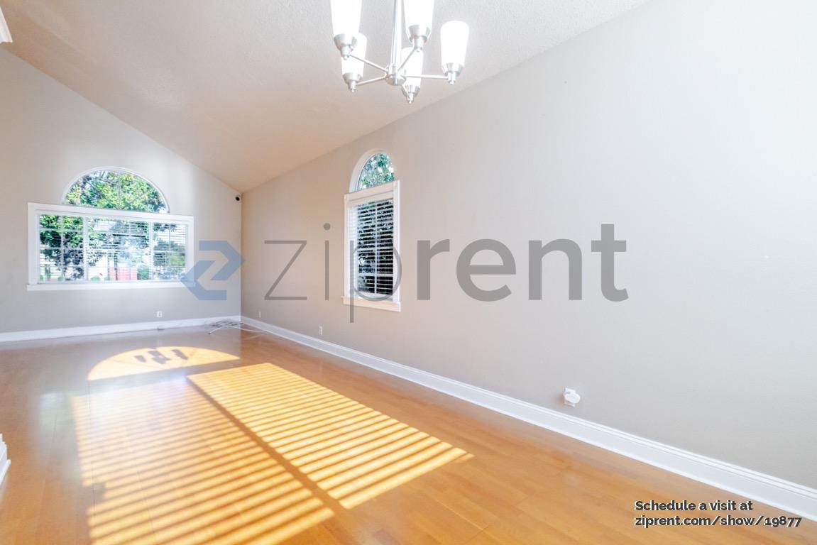 Building Photo - 401 Donaldson Ct