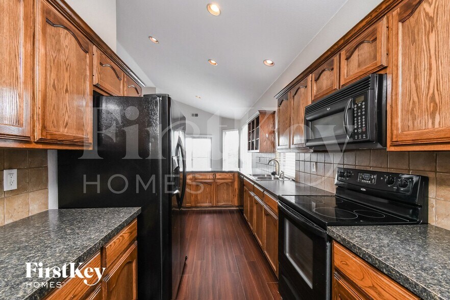 Building Photo - 1101 Vista View Dr