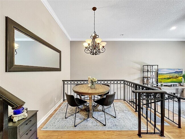 Building Photo - 704 Seagate Dr