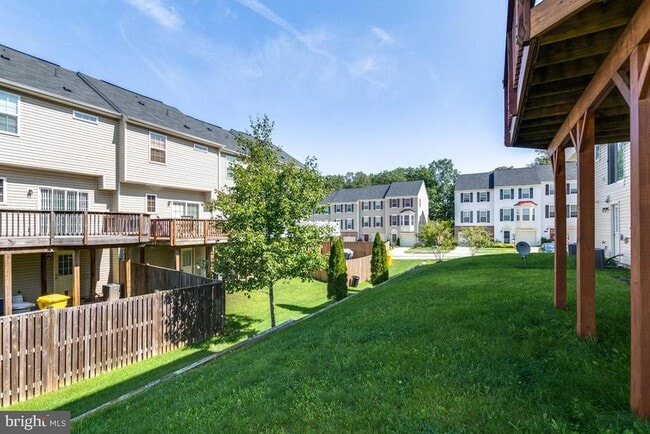 Building Photo - 818 Croggan Cres