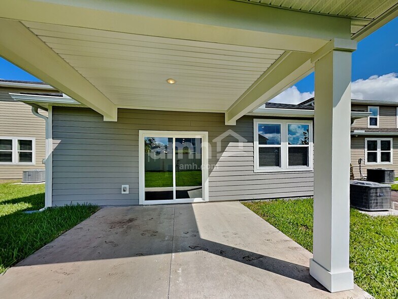 Building Photo - 33 Elcano Ln