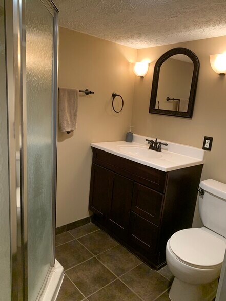 Building Photo - 308 Village Dr