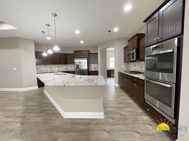 Building Photo - Gorgeous 4 Bedroom Home in Shalimar