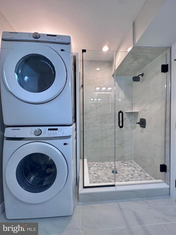 Building Photo - 2821 W Girard Ave