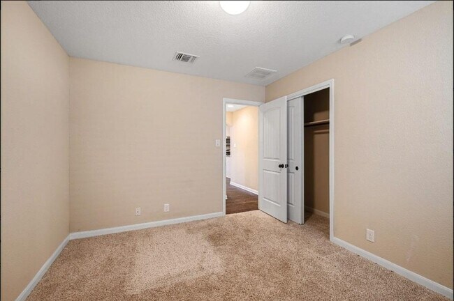 Building Photo - 8532 Harrier Dr