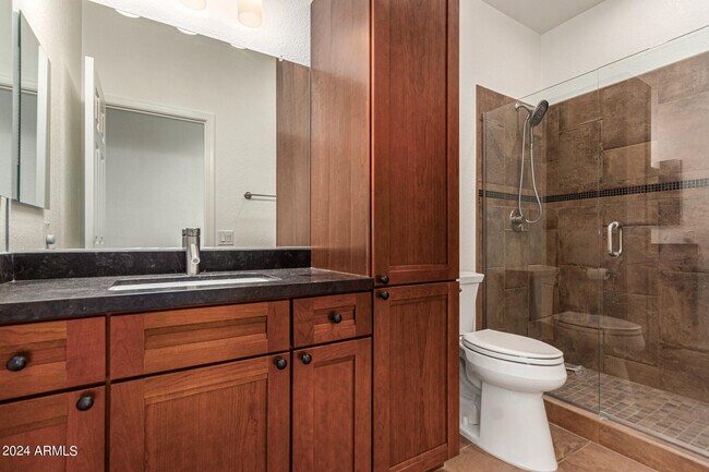Building Photo - 10847 W Avenida Del Rey