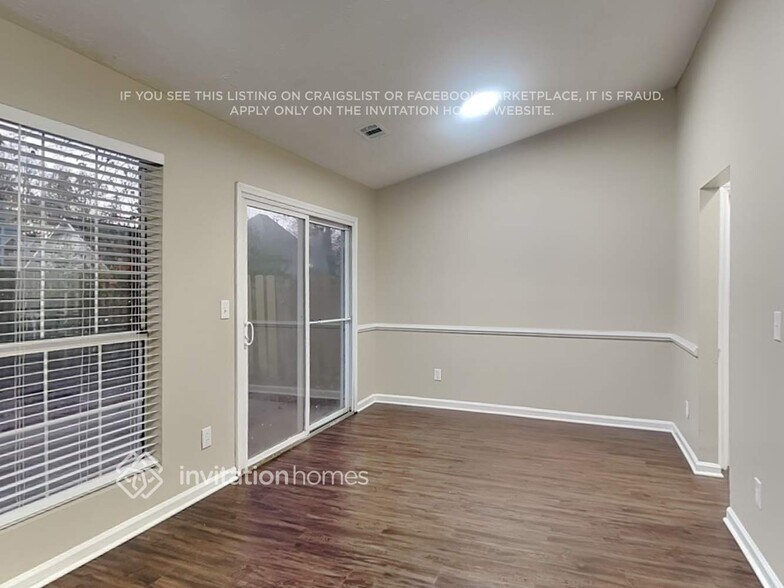 Building Photo - 10780 Mortons Crossing