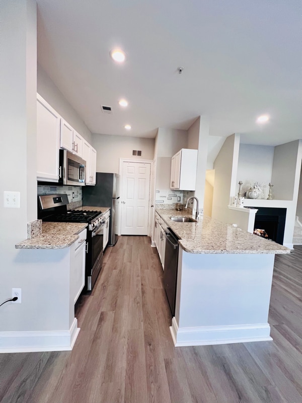 Building Photo - 46375 Pryor Square