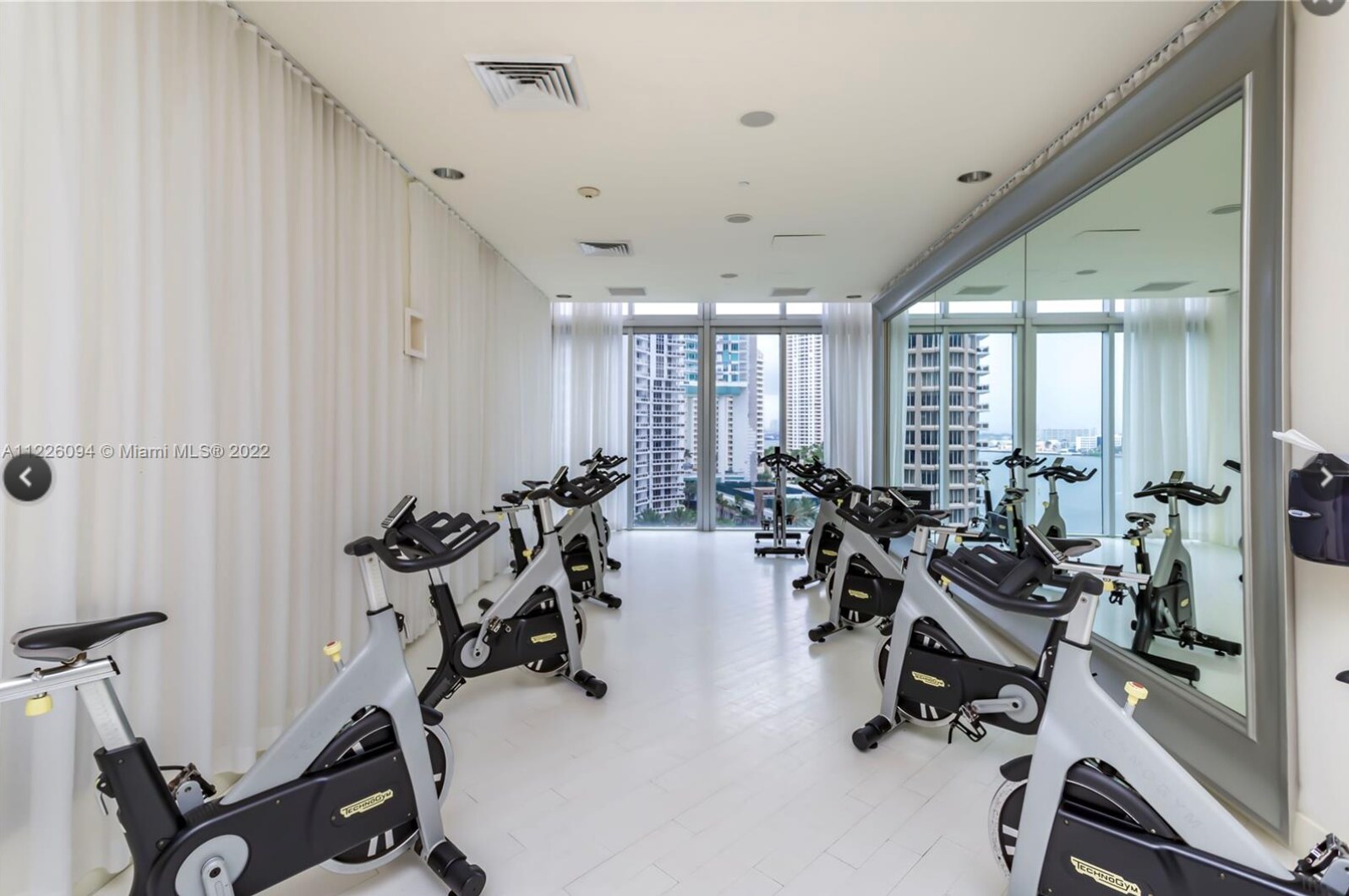 Building Photo - 465 Brickell Ave