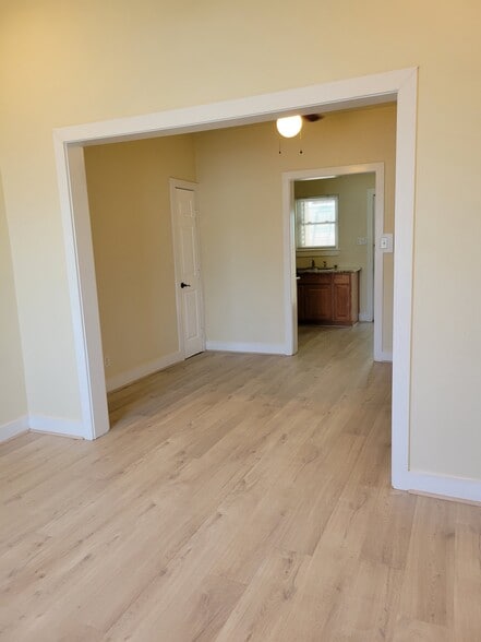 Living room / dining room - 1017 11th St